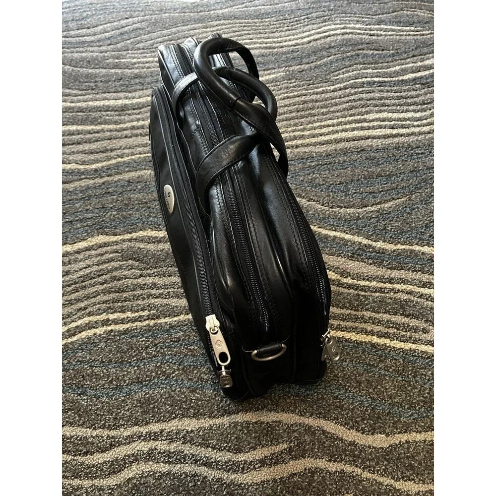 Samsonite excellent missing
